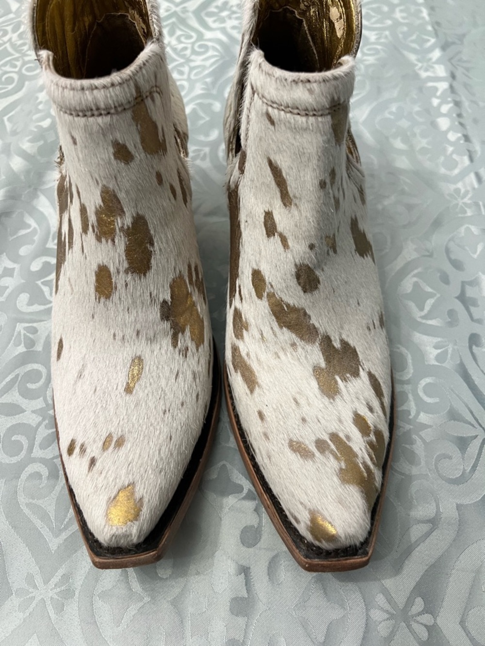 Ariat Dixon Haircalf White Hair- gold Ankle western leather boots  size 8.5 - Picture 11 of 11